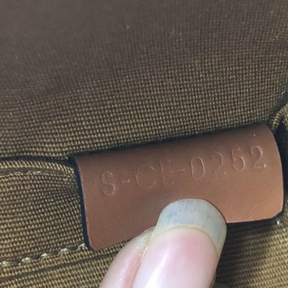 Celine Women Pre-Loved Bag Very Good Condition - Picture 7 of 9